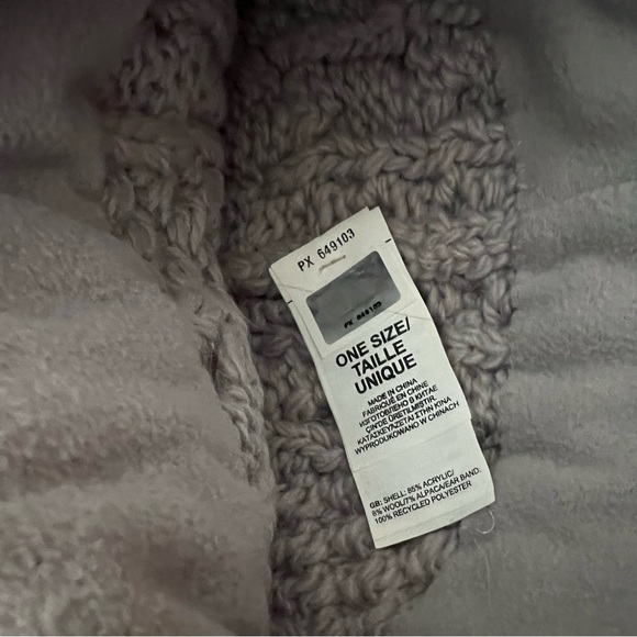 North Face fleece lined hat - Picture 3 of 3